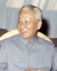 liu shaoqi and mao zedong (cropped)